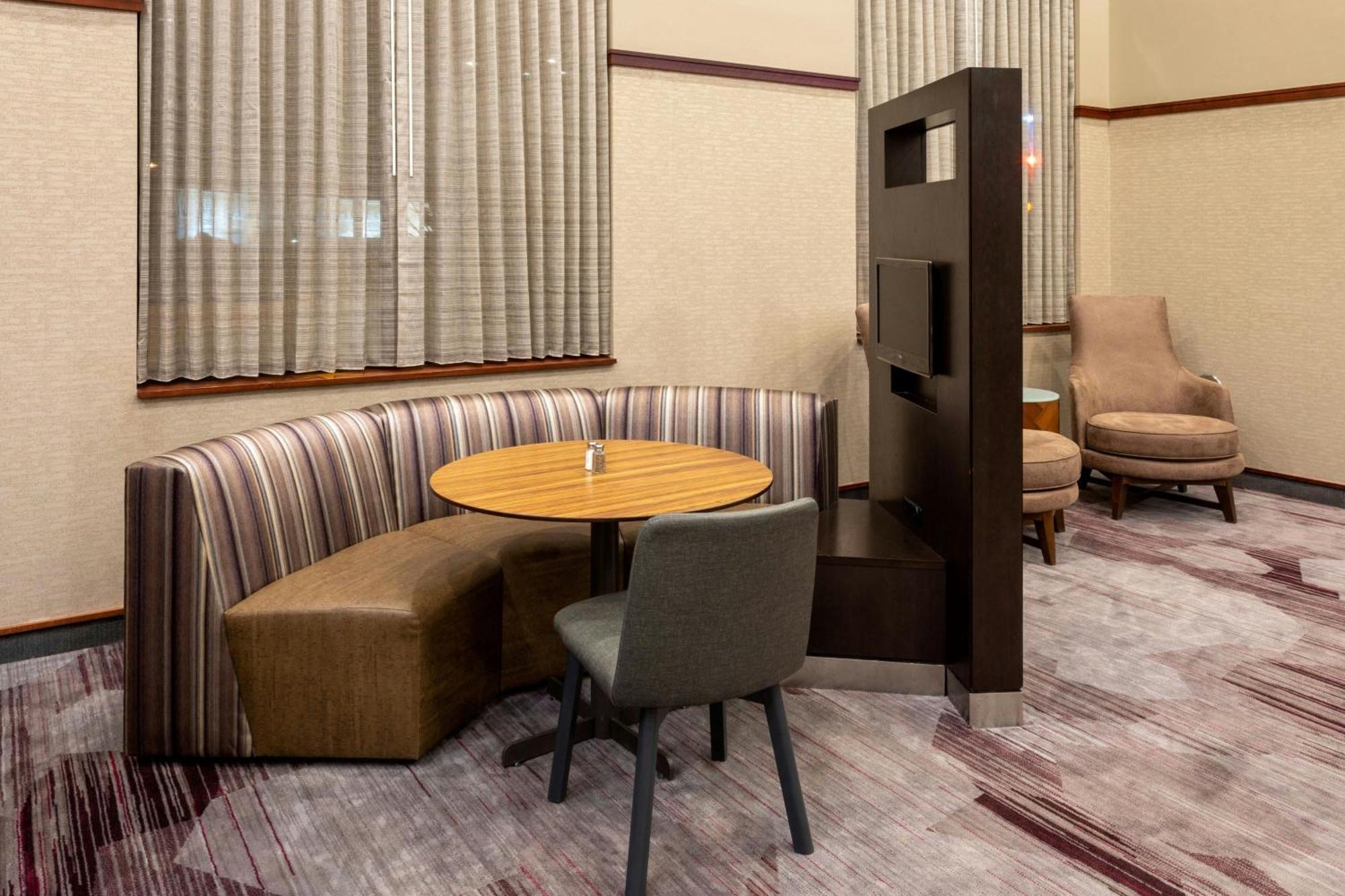 Courtyard Rochester Mayo Clinic Area/Saint Marys Εξωτερικό φωτογραφία